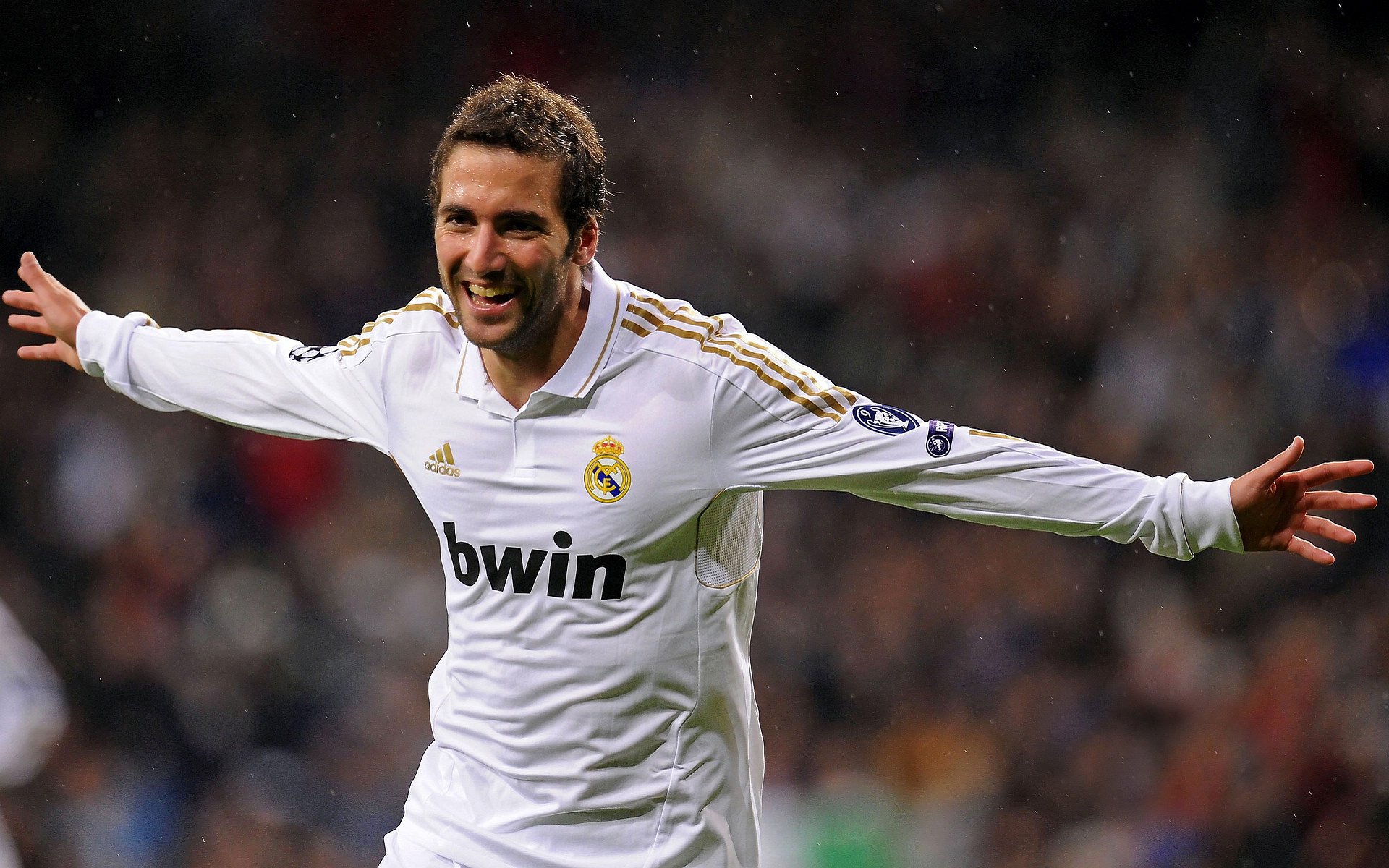 C罗参与纪录片拍摄讲述奋斗过程，c罗的纪录片