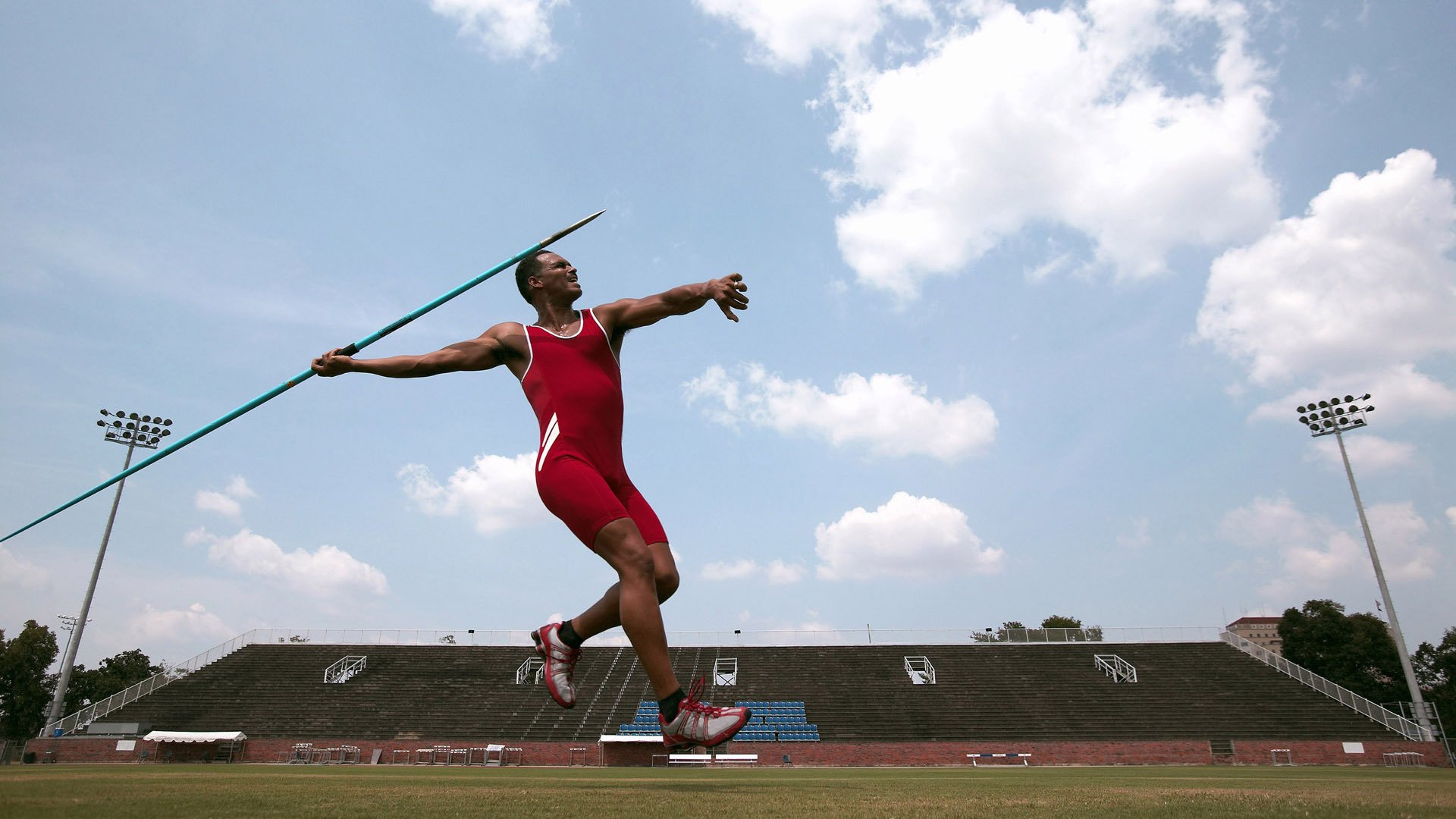 威少强调比赛专注是决定胜负关键，威少的技术